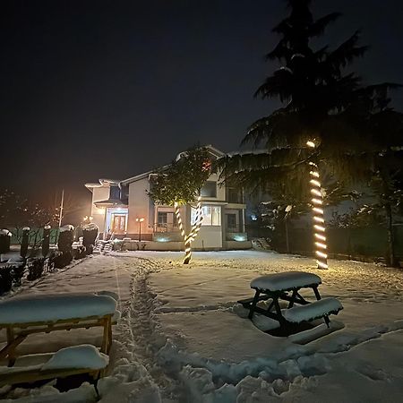 Nasheman Resorts Srīnagar Екстериор снимка